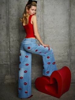 AMAZING JEAN