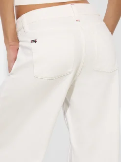 AMAZING JEAN